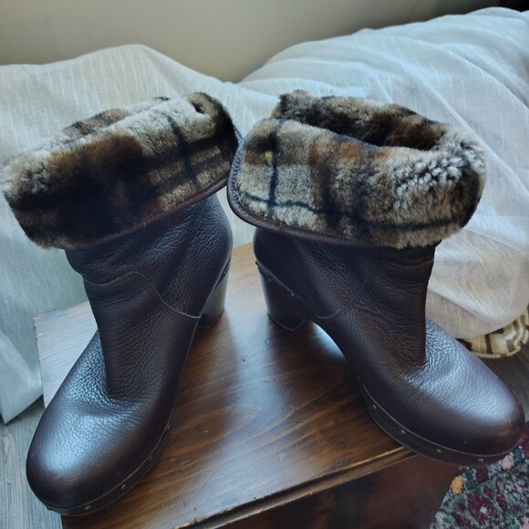UGG Australia Women's CORA LYNN Foldover Brown Leather Boots Stud Accent Size 7 - Picture 2 of 7